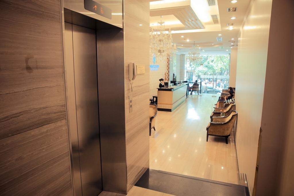 A25 Hotel - 19 Phan Dinh Phung Ханой Экстерьер фото