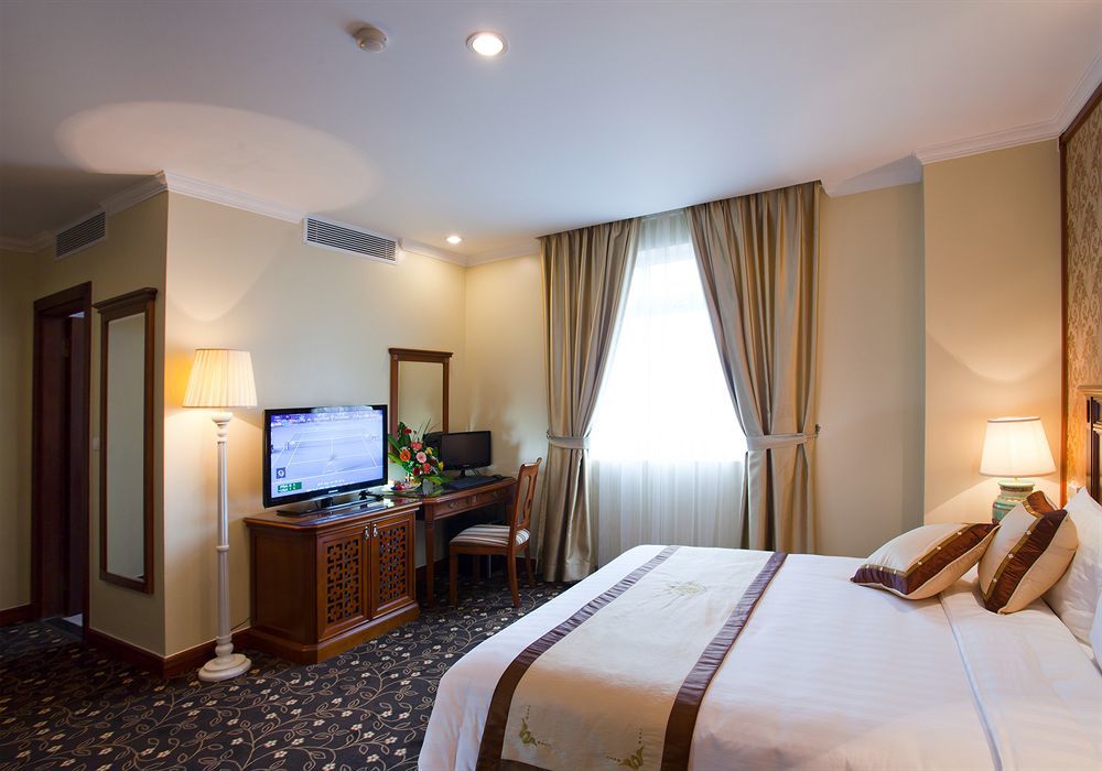 A25 Hotel - 19 Phan Dinh Phung Ханой Экстерьер фото